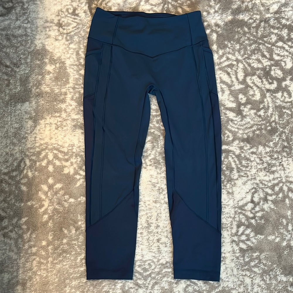 Lululemon leggings all the right places Blue Navy crop pant with pockets size 10